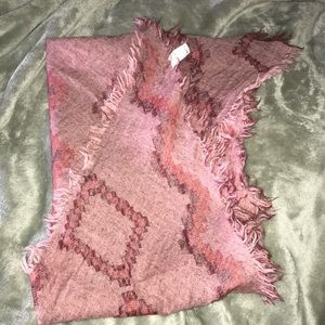 Wilfred Triangle Scarf- Aritzia